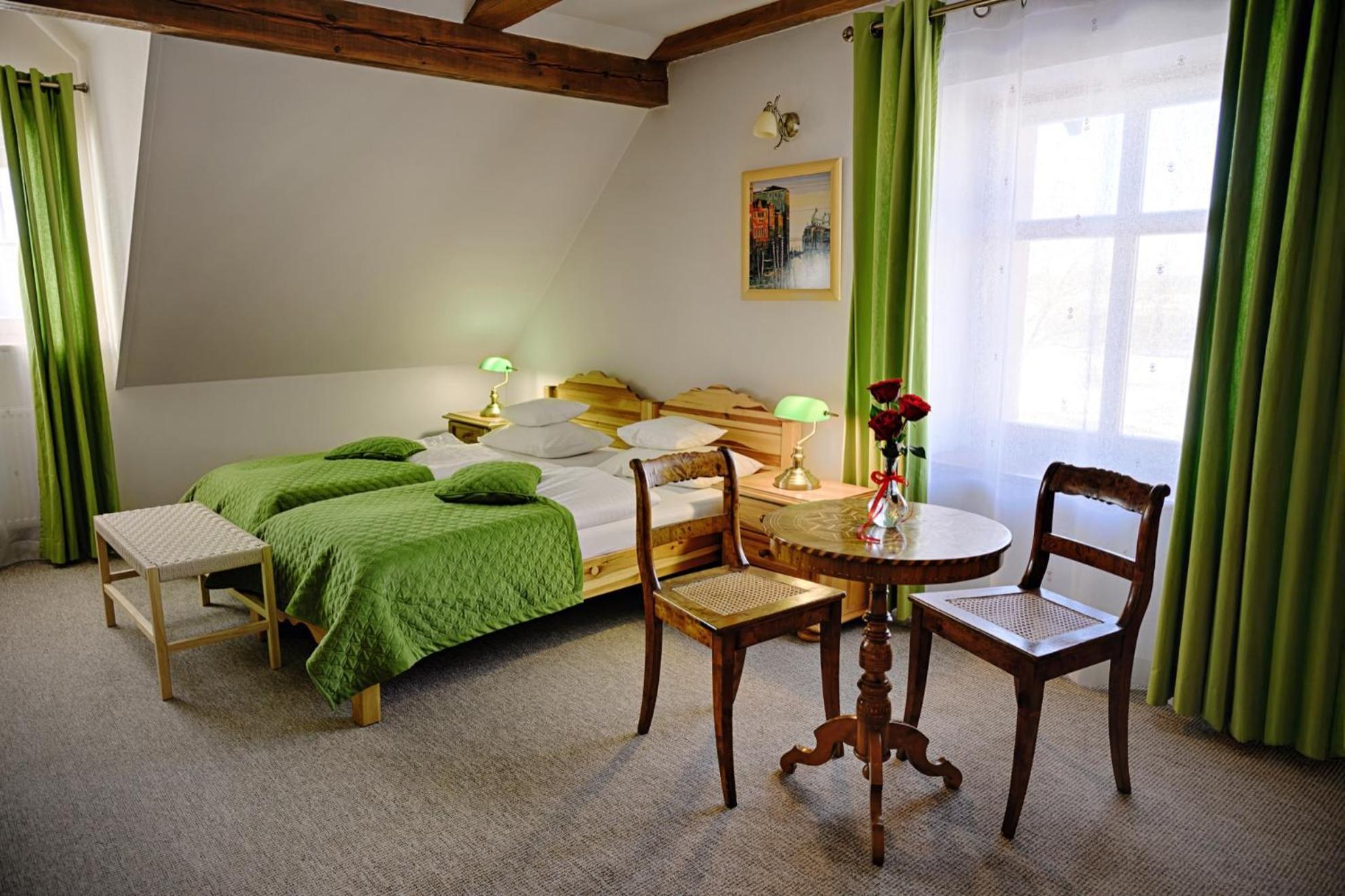 Zabi Dwor - Hotel - Restauracja - Spa Zielona Góra Exteriör bild
