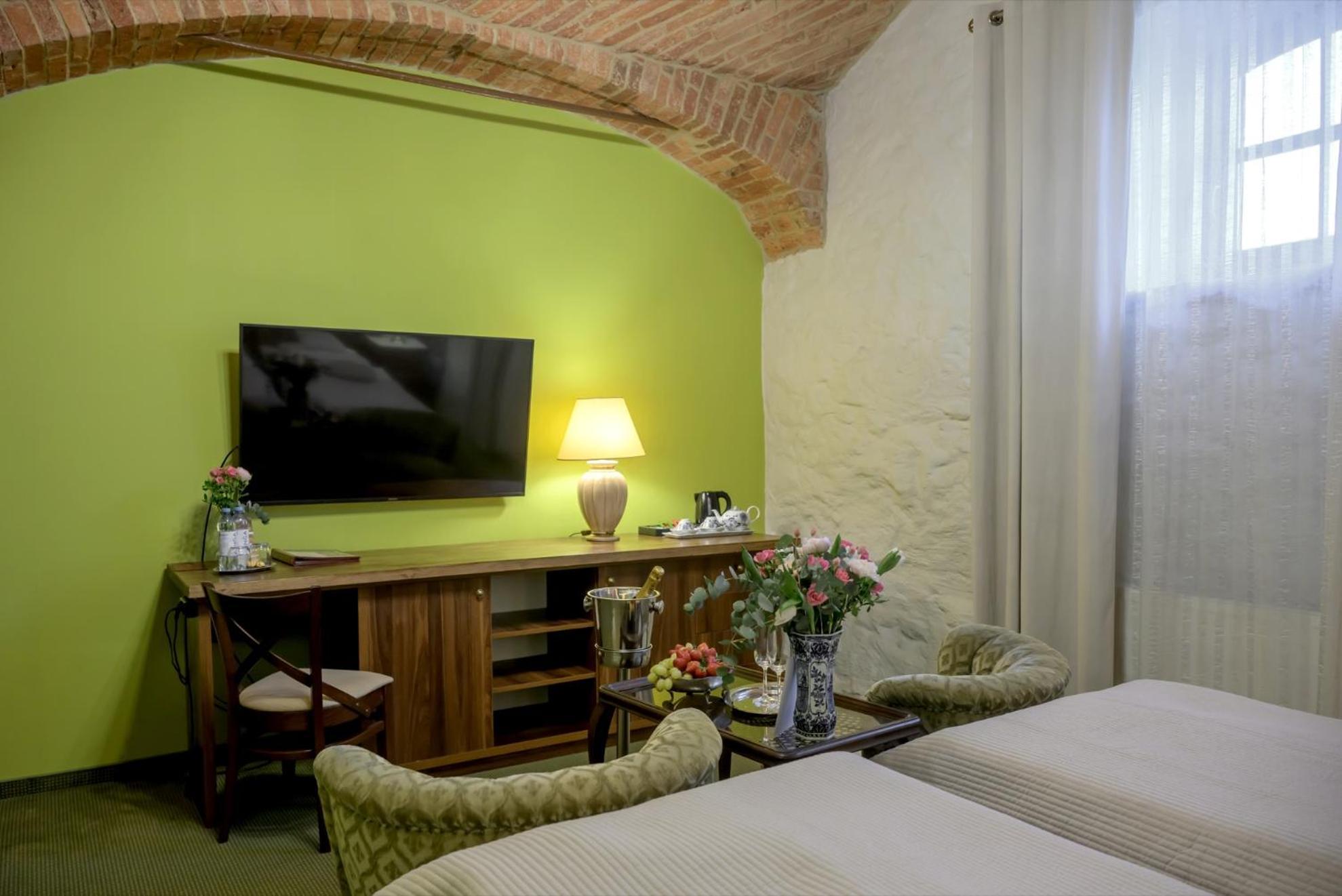Zabi Dwor - Hotel - Restauracja - Spa Zielona Góra Exteriör bild