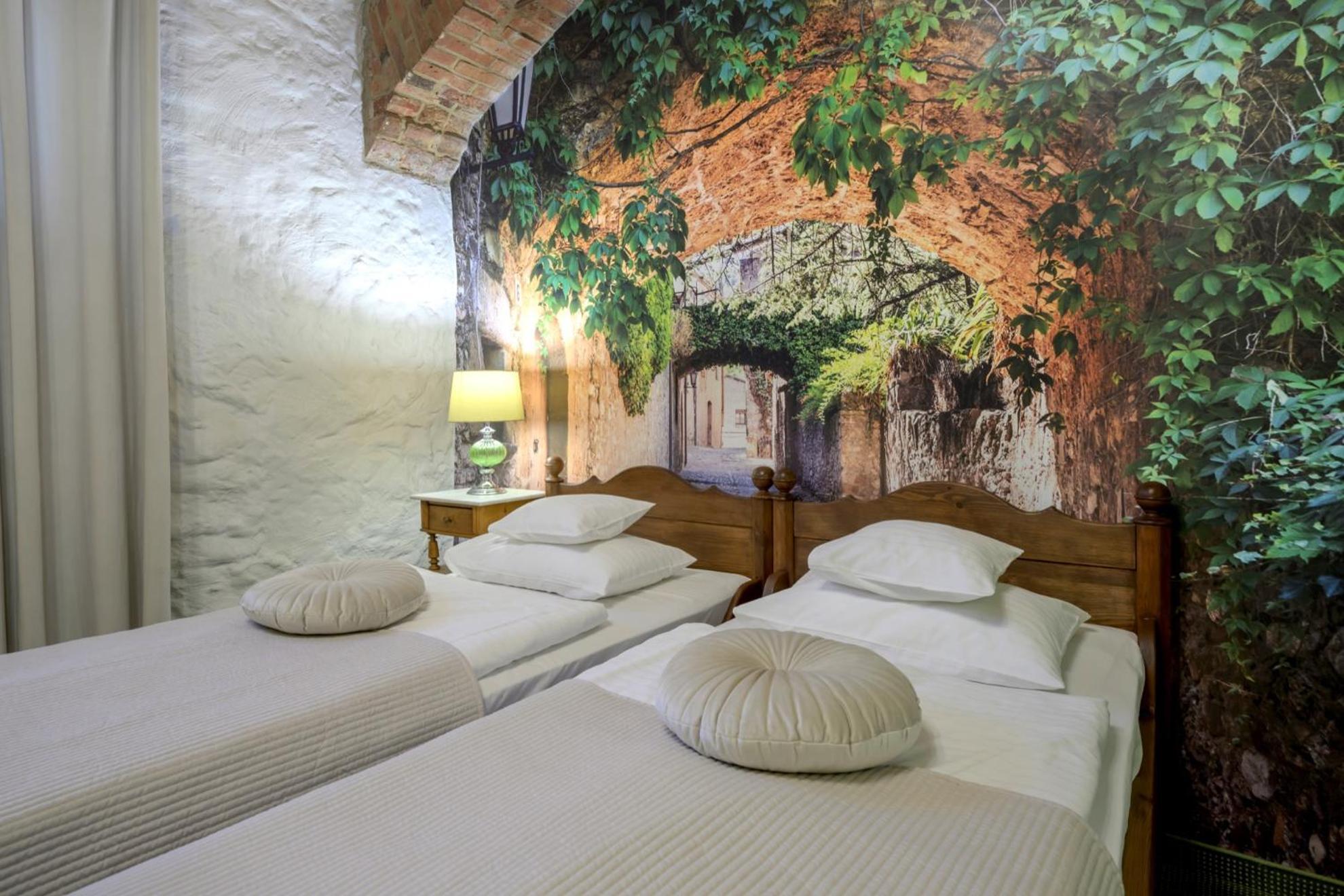 Zabi Dwor - Hotel - Restauracja - Spa Zielona Góra Exteriör bild