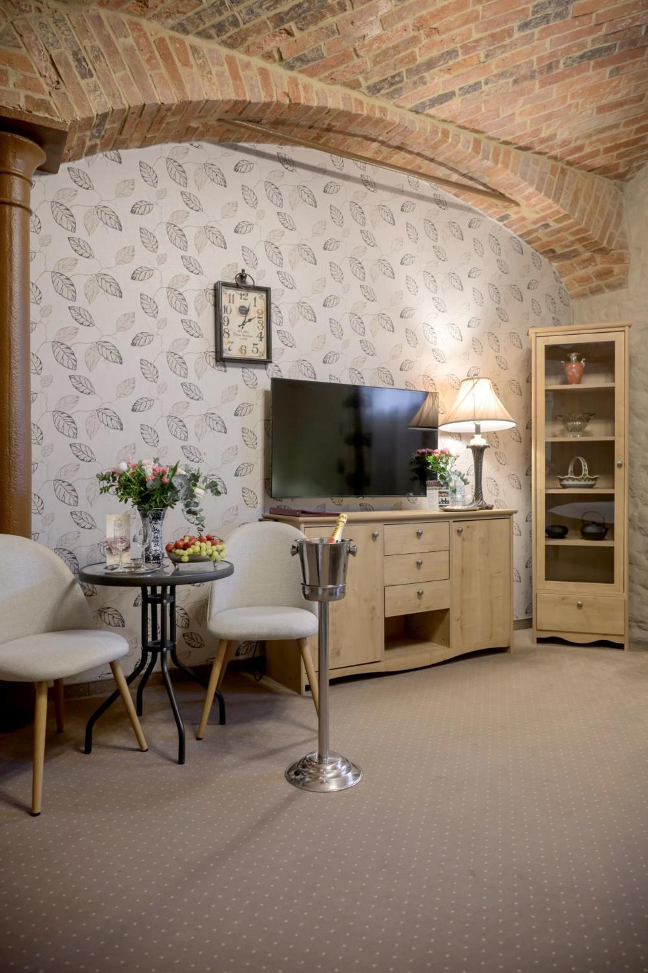 Zabi Dwor - Hotel - Restauracja - Spa Zielona Góra Exteriör bild